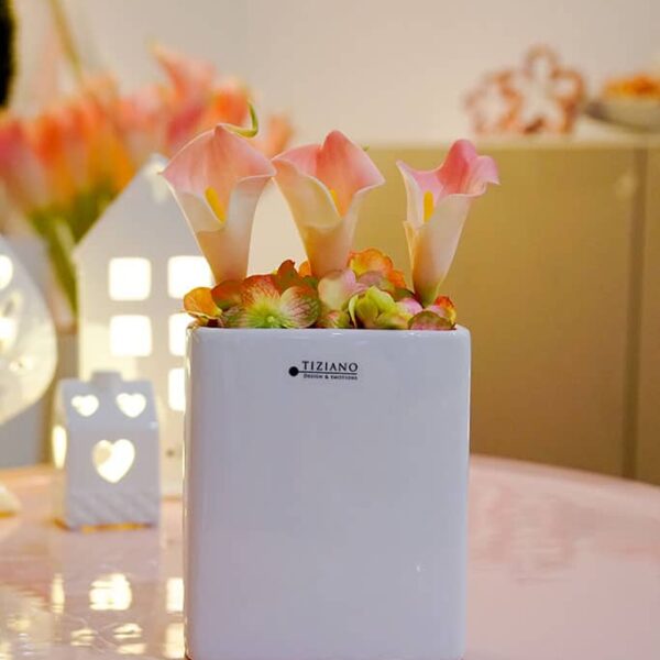 Vase Crosia schmal creme-weiß