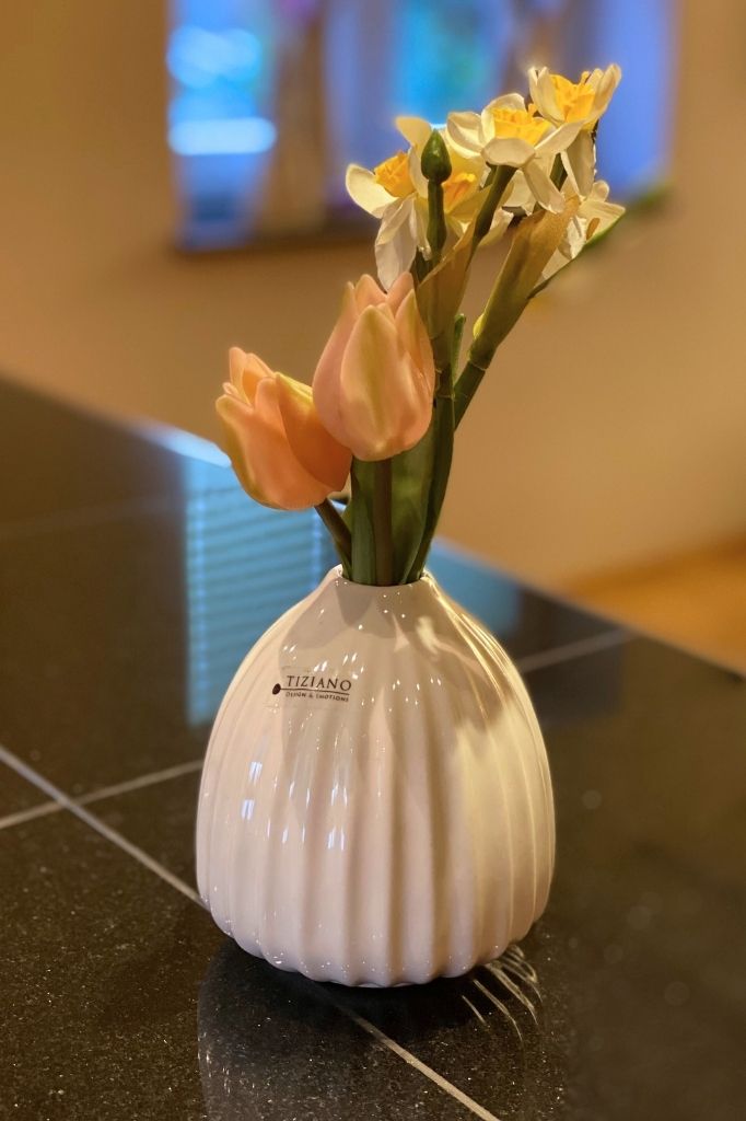 Vase Nylan mit Tulpen und Narzissen klein