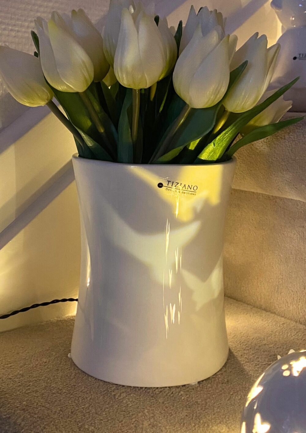 Acrobello mit Tulpen detail