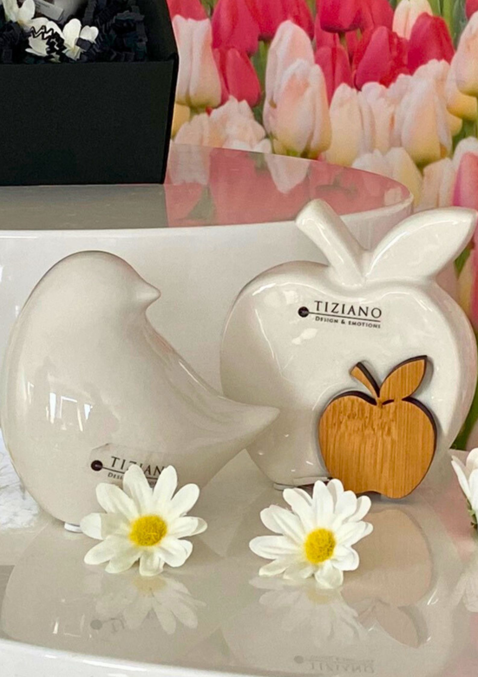 Geschenkbox S Adina Kopf seitlich und Grinda detail