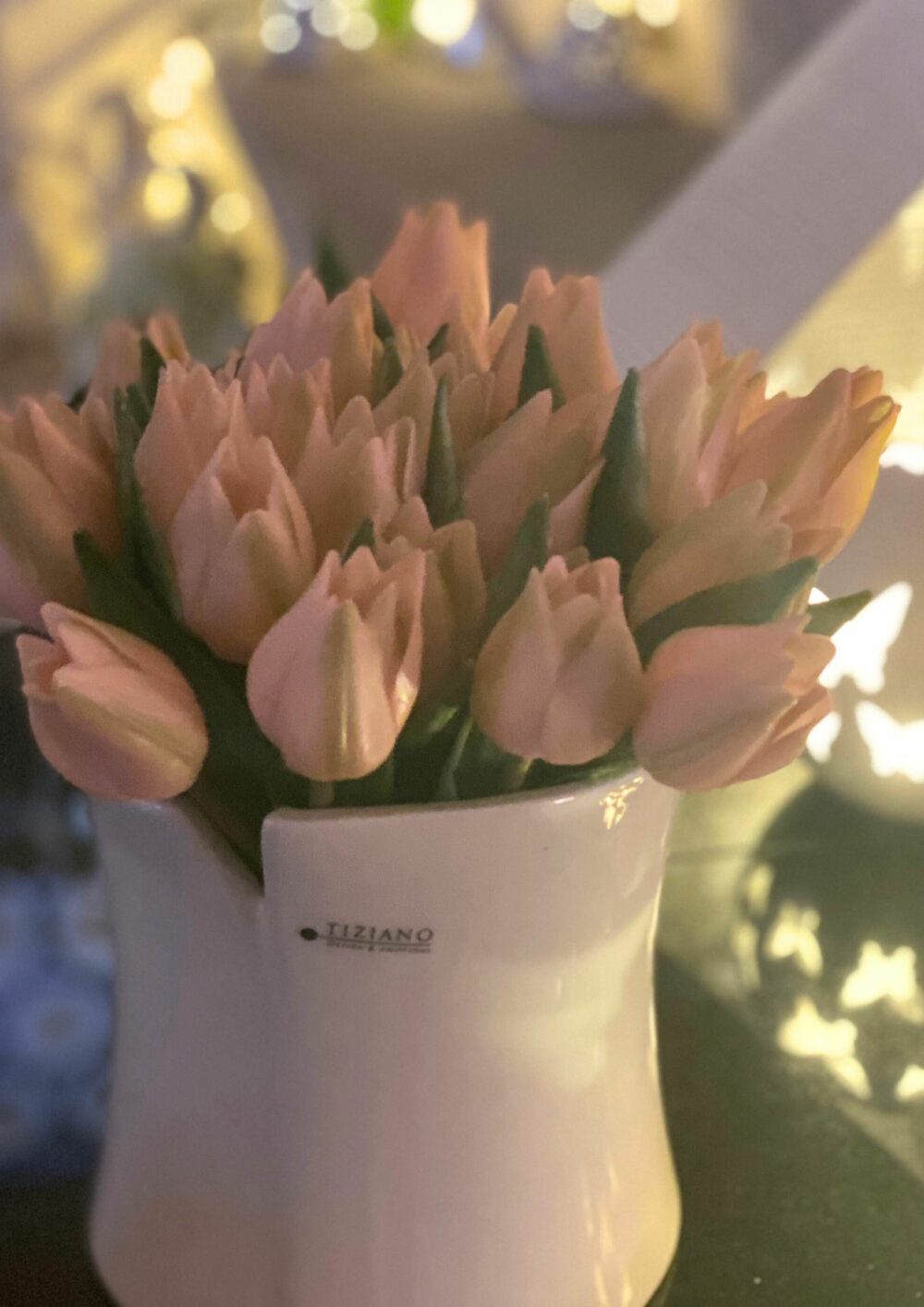 Mondavio mit rosa Tulpen detail