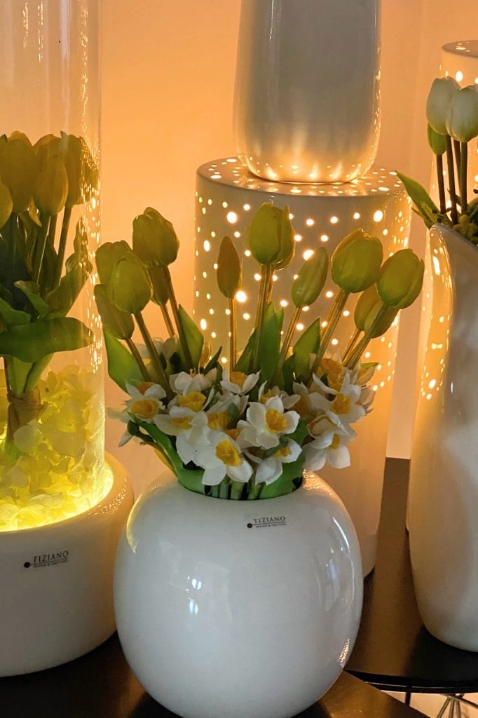 Vase Morenga mit Tulpen