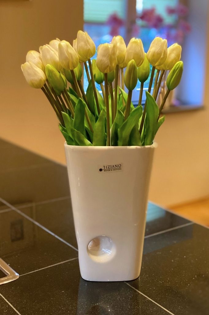Vase Murales mit Tulpen