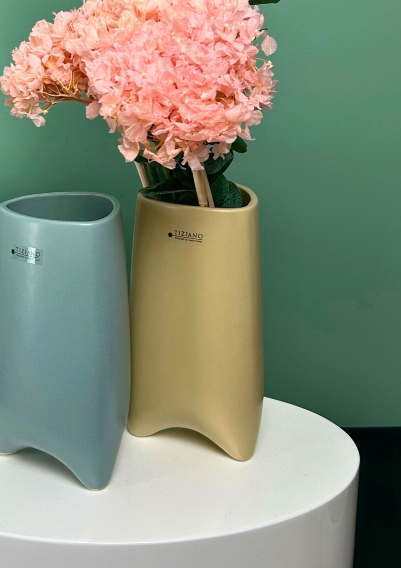Triangolo Vase Avena matt
