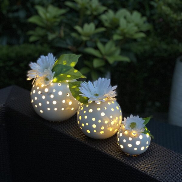 Lichtkugel Padova LED mit Gerbera weiß