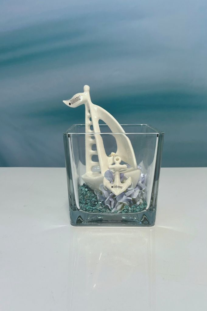Glas Alone mit Boot Casali und Anker