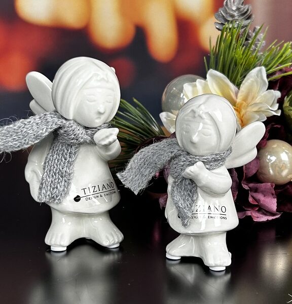 Deko Engel Anna mit Herz creme mit grauem Schal