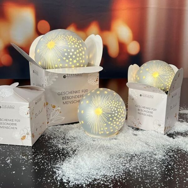 Würfelbox Deko Glaskugel Spirit LED mit Sternen silber